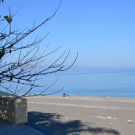 Bed and Breakfast I Tesori Del Mare Letojanni Exterior foto
