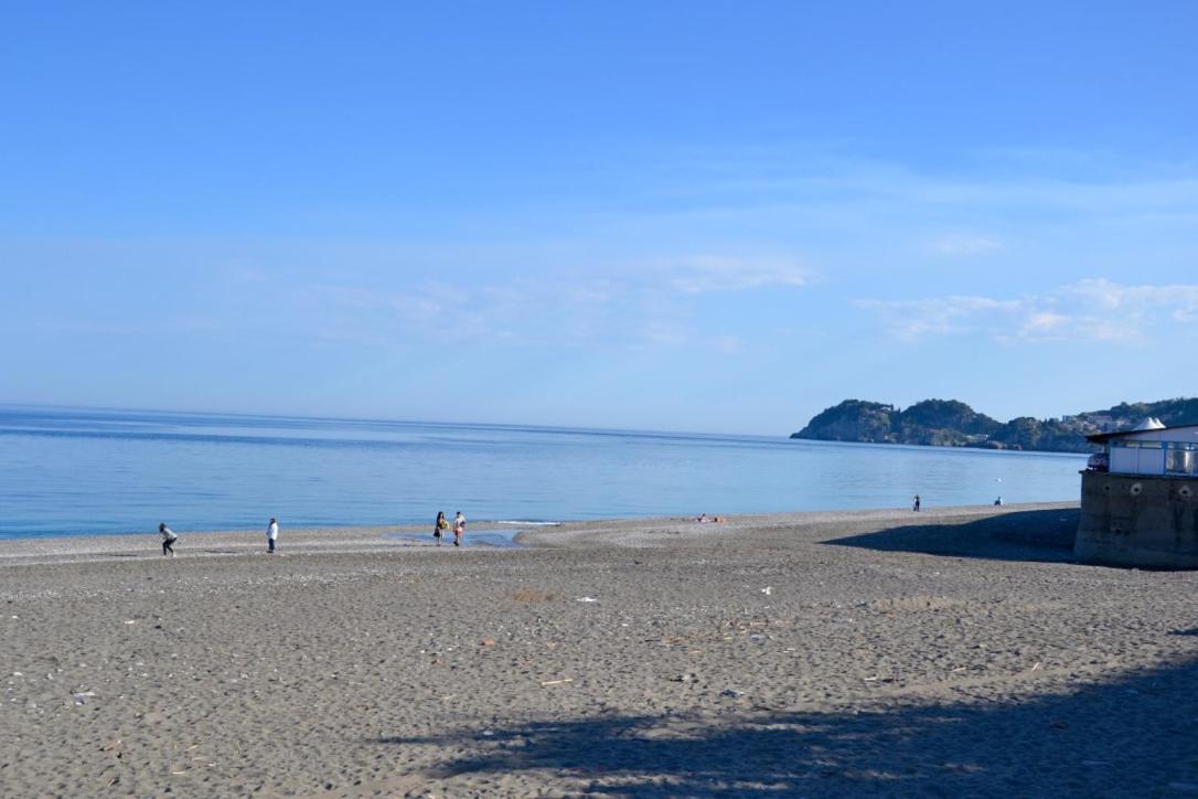Bed and Breakfast I Tesori Del Mare Letojanni Exterior foto